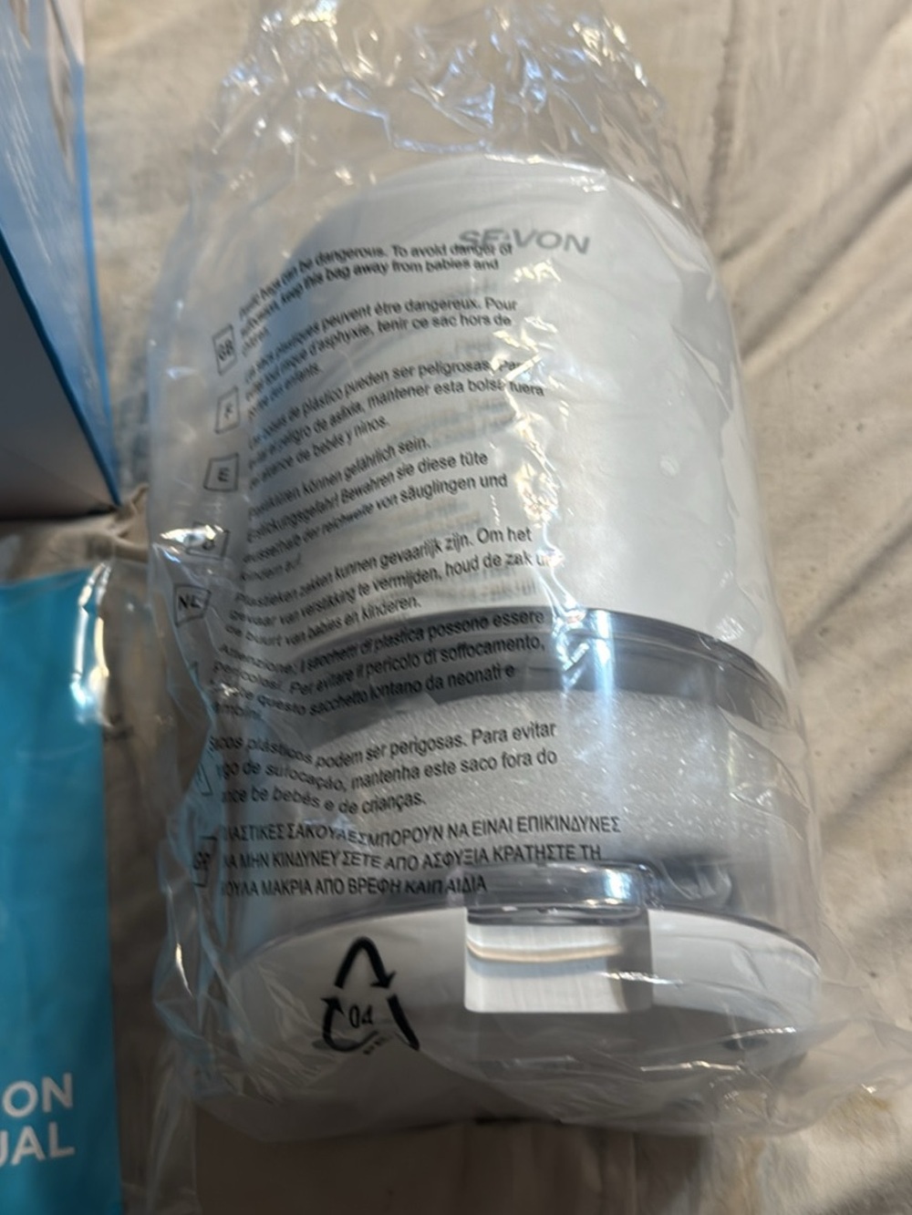SEAVON SN150 Compact White Dehumidifier - Picture 4 of 5